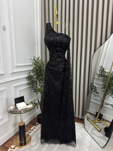 فستان كلفه سهره ترتر وبطانه باربي