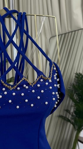 فستان كريب على فصوص وخرز ولولو