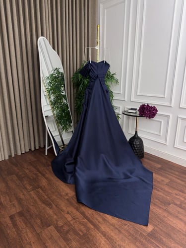 فستان تطريز يدوي مع ميكادو دبل كلوش