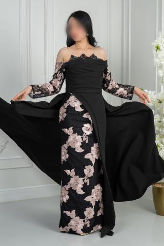 فستان تفته على دانتيل ورد