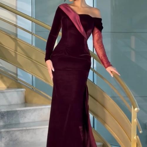 فستان مخمل كوري مع دانتيل وبطانه