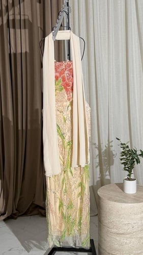 فستان تطريز خرز وترتر ووشاح جورجيت شيفون