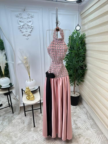 فستان تفته كوري بتطريز كريستال يدوي راقي