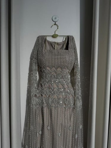 فستان كلفه خرز مع بطانه تفته