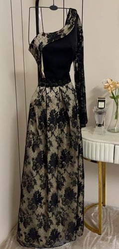 فستان دانتيل مع صدريه باربي