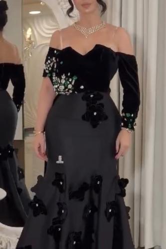 فستان جوخ مع تطريز يدوي