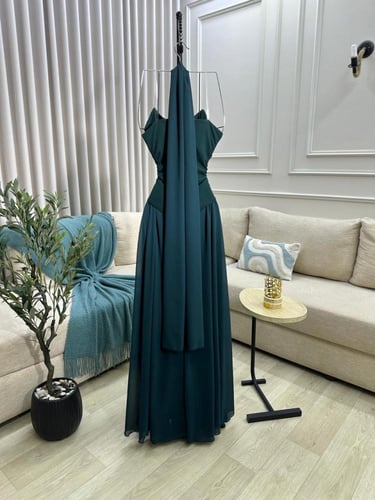 فستان باربي مع تطريز يدوي