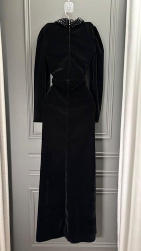 فستان جوخ شتوي مع تطريز فاخر