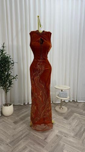 فستان مخمل إضافه إلى تل شك