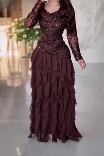 فستان دانتيل لحمي مبطن بتفته