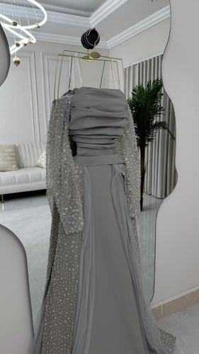 فستان باربي وتل وخرز