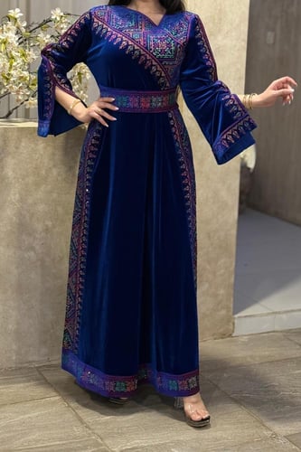 فستان مخمل بتطريز فلسطيني