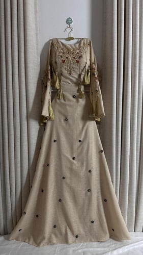 جلابيه لنن مع تطريز كمبيوتر