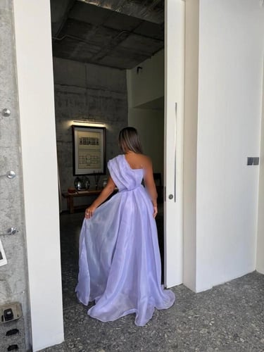 فستان تفته استرتش مبطن يكلفه مع ذيل اورجنزا