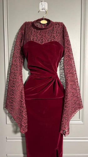 فستان جوخ على دانتيل