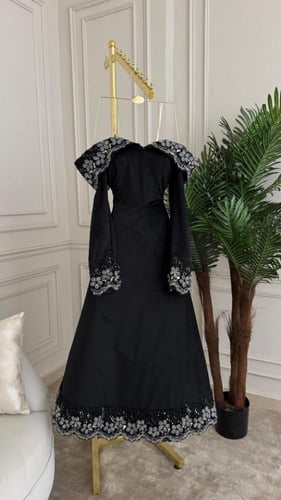 فستان مخمل اندنوسي مع كلفه وجيبون مبطن