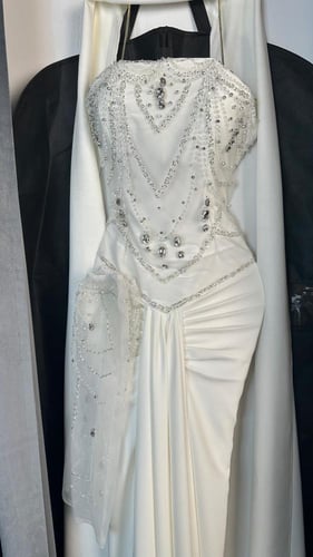 فستان باربي على تُل تطريز يدوي