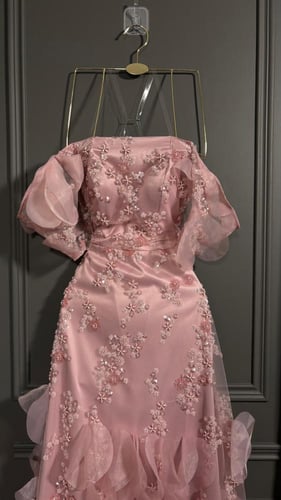 فستان تطريز ورد واوف شولدر ورد