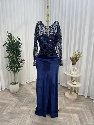 فستان مخمل على قطعه سهره