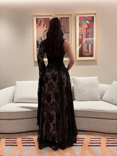 فستان دانتيل مع صدريه باربي