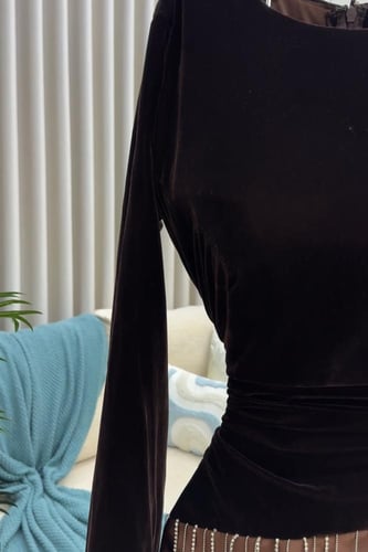 فستان مخمل كوري مع تفته وسلاسل