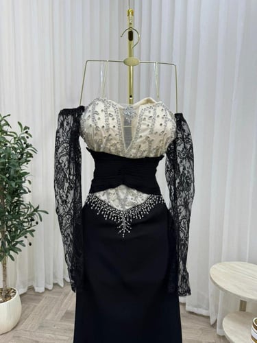 فستان باربي مع دانتيل