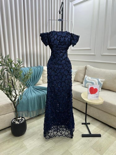 فستان دانتيل ترتر مبطن مع باربي