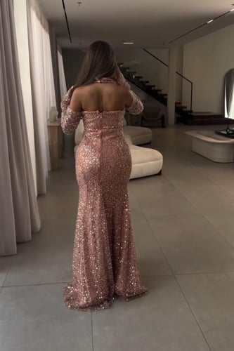 فستان تُل مطرز بلؤلؤ وخرز