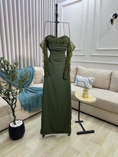 فستان شيفون مع تُل تطريز يدوي