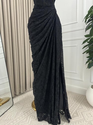 فستان دانتيل اسود مطرز