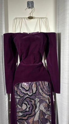 فستان جوخ شتوي مع تطريز انيق