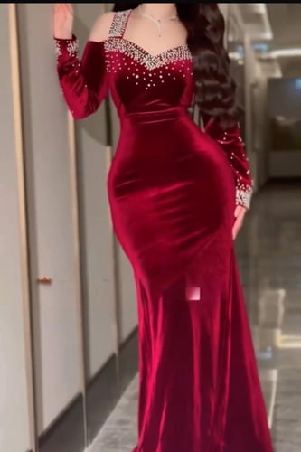 فستان مخمل مطرز لولو