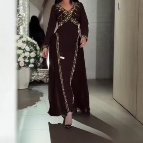 فستان كريب مع جورجيت وتطريز يدوي