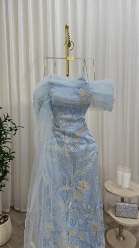 فستان تل شك أضافه إلى قصاقص ورد