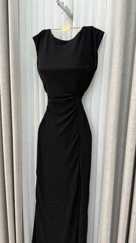 فستان مخمل على قطعه سهره