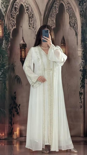 قفطان مغربي مع فصوص كرستال