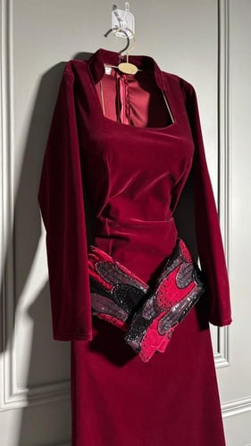 فستان جوخ فاخر مع حزام كلفه مخمل وشك