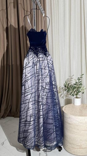 فستان مخمل كوري وأكمام مخمليه مع اللولو والفصوص وا...