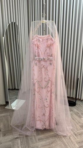 فستان باربي مع تطريز يدوي راقي