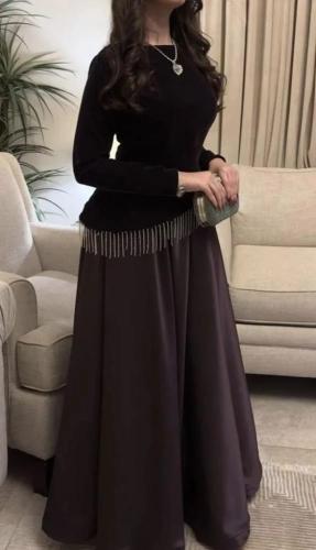 فستان مخمل كوري مع تفته وسلاسل