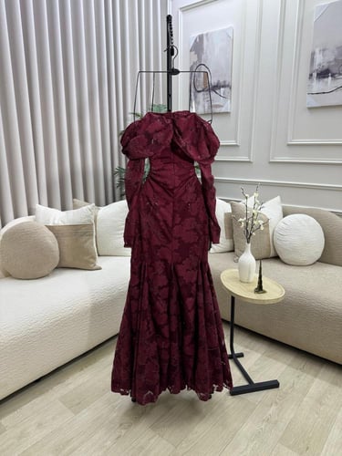 فستان دانتيل دبل كلوش