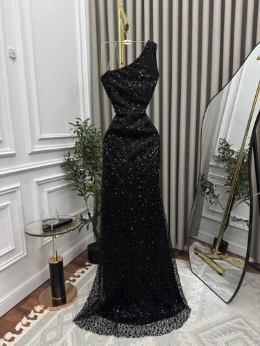 فستان كلفه سهره ترتر وبطانه باربي