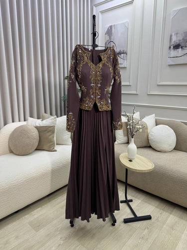 فستان باربي مع تطريز يدوي