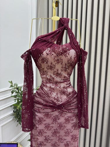 فستان تُل مطرز بالفصوص مع بطانه باربي