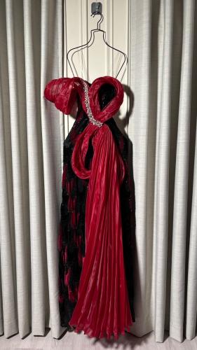 فستان كلفه مخمل وشك جازار بوليسيه