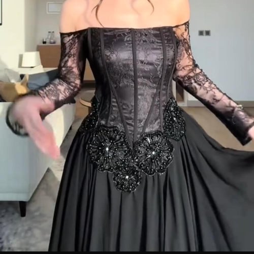 فستان شيفون ودانتيل تطريز يدوي