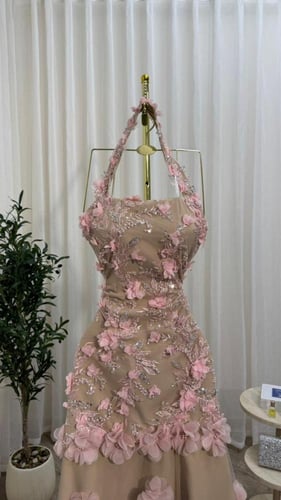 فستان تُل مورد مع باربي