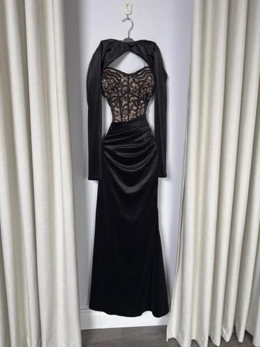 فستان شتوي استرتش مع قماش دانتيل كورسيه وبطانه وجا...