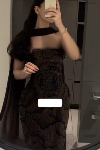 فستان تُل مكسر مع ترتر وخرز وحبات لولو وشال شيفون