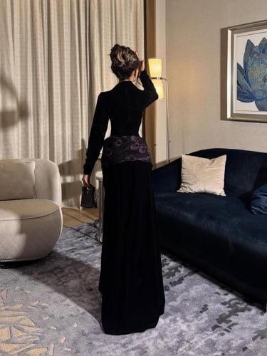 فستان مخمل كوري مع كلفه سهره